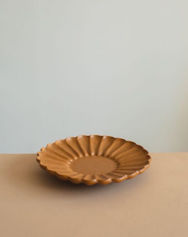 Yoshida Rinka Brown Plate