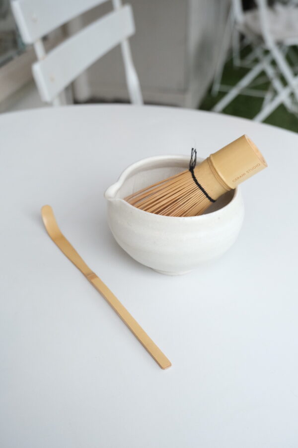 SHIKIKA Matte White Sauce pourer / Matcha bowl - Image 5