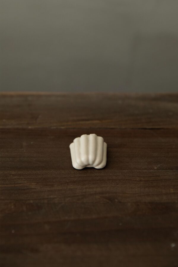 Cocoro Chopstick rest (Off-White)