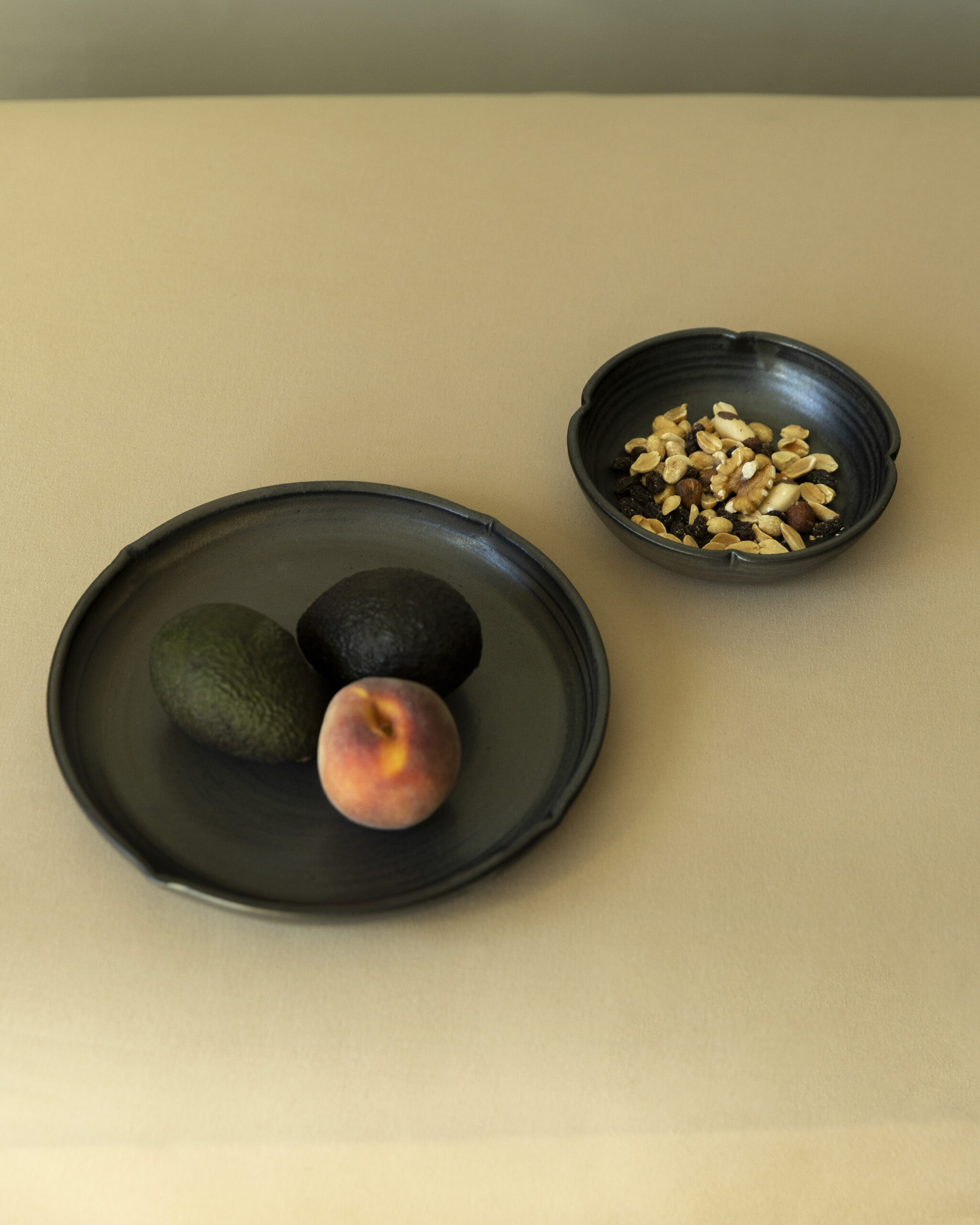 Persimmon Large Plate (Toffee / Lake Green / Black) - Image 10