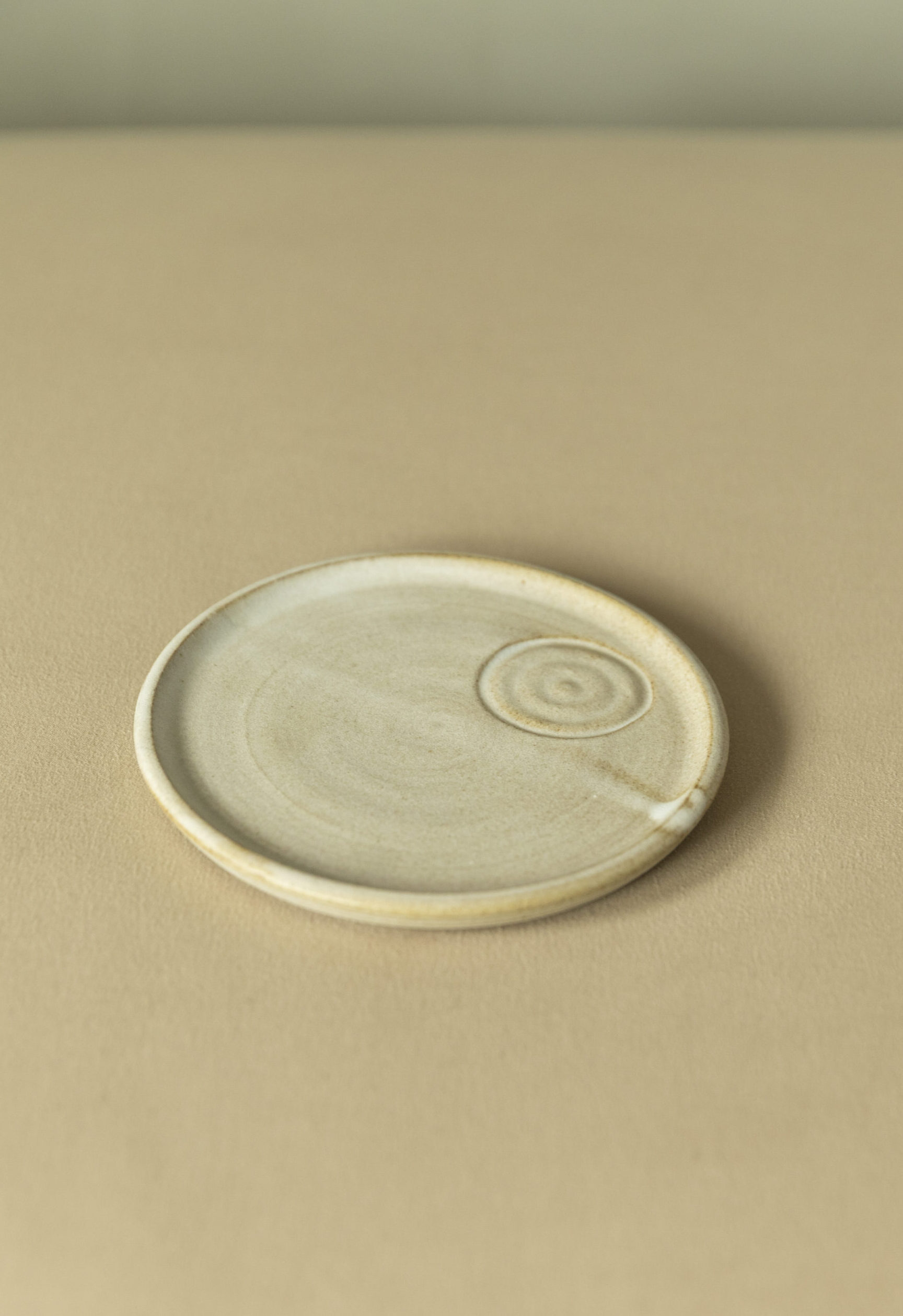 Ripples Small plate (Toffee / Black)