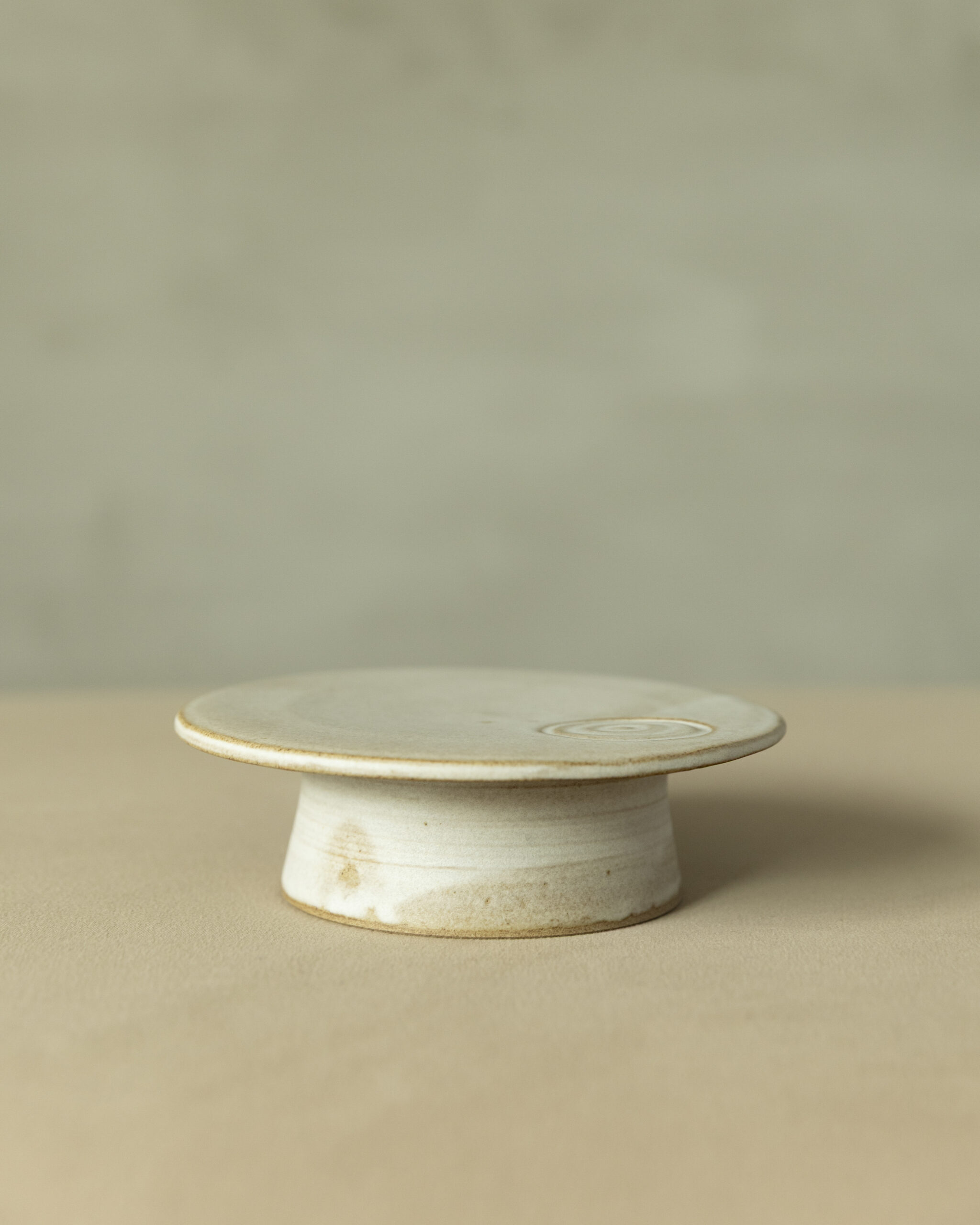 Ripples Cake Stand (Toffee / Black)